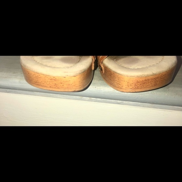 Vintage Tan Leather Sandals - Picture 6 of 10